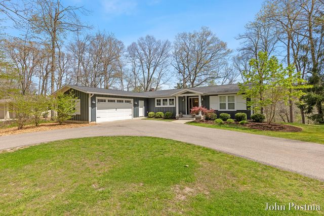 7314 Thornapple Park Drive, Grand Rapids, MI 49546