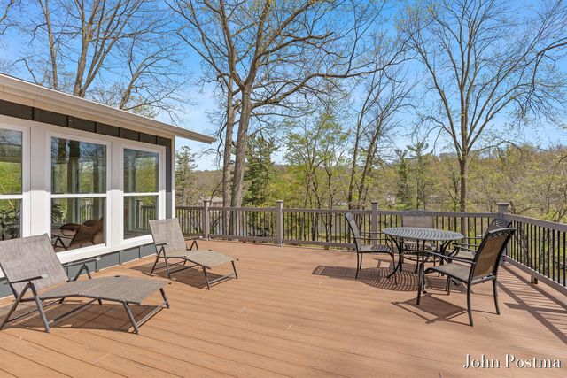 7314 Thornapple Park Drive, Grand Rapids, MI 49546