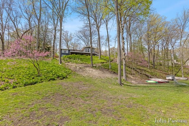 7314 Thornapple Park Drive, Grand Rapids, MI 49546