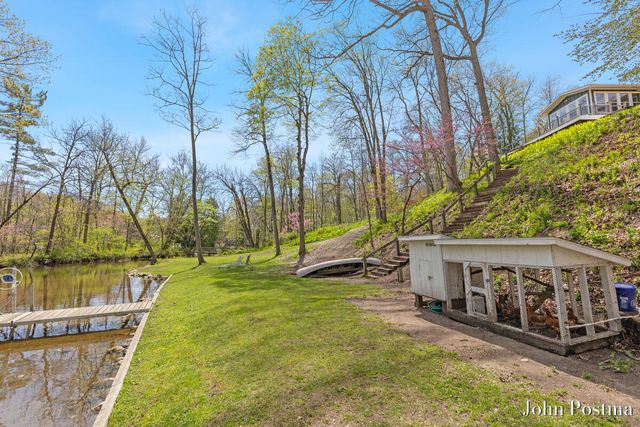 7314 Thornapple Park Drive, Grand Rapids, MI 49546