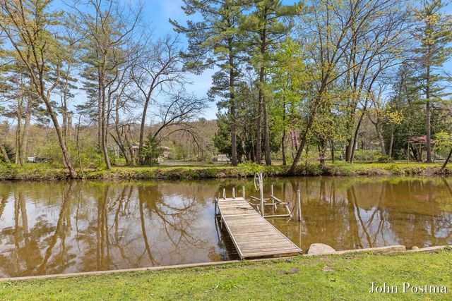 7314 Thornapple Park Drive, Grand Rapids, MI 49546