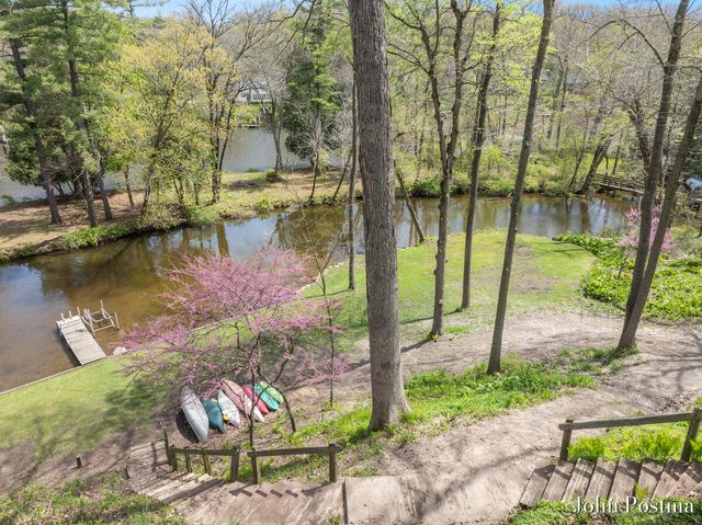 7314 Thornapple Park Drive, Grand Rapids, MI 49546