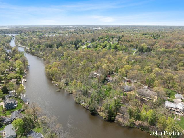 7314 Thornapple Park Drive, Grand Rapids, MI 49546