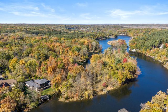 7314 Thornapple Park Drive, Grand Rapids, MI 49546