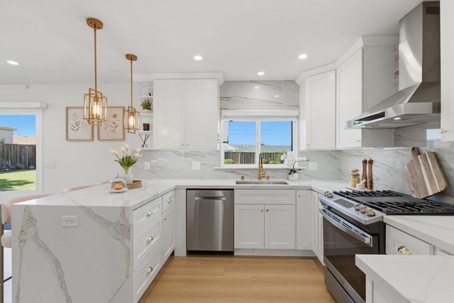 7947 Serena Court, Dublin, CA 94568