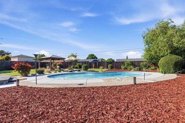 7947 Serena Court, Dublin, CA 94568