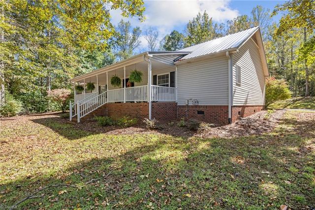 499 Sandy Creek Lane, Lexington, NC 27295