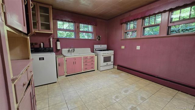 59 Becker Street, Lake Peekskill, NY 10537