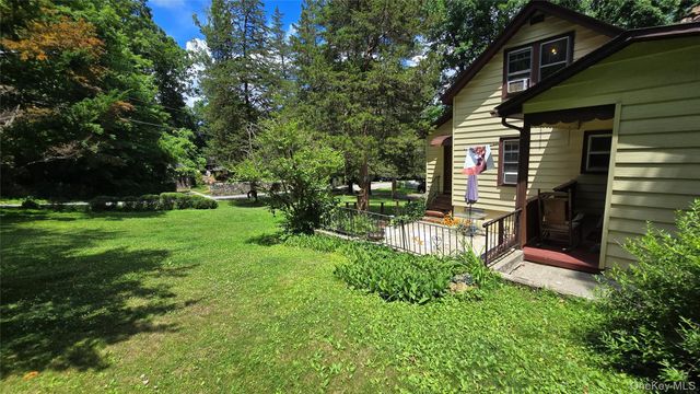 59 Becker Street, Lake Peekskill, NY 10537