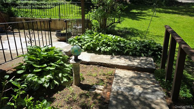 59 Becker Street, Lake Peekskill, NY 10537