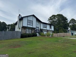 3695 Winterberry Lane, Snellville, GA 30039