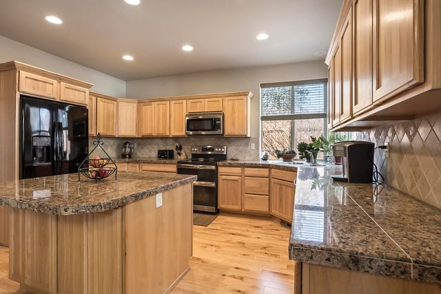 61285 Bronze Meadow Lane, Bend, OR 97702