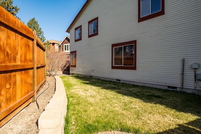 61285 Bronze Meadow Lane, Bend, OR 97702