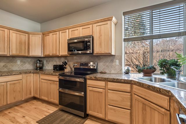 61285 Bronze Meadow Lane, Bend, OR 97702