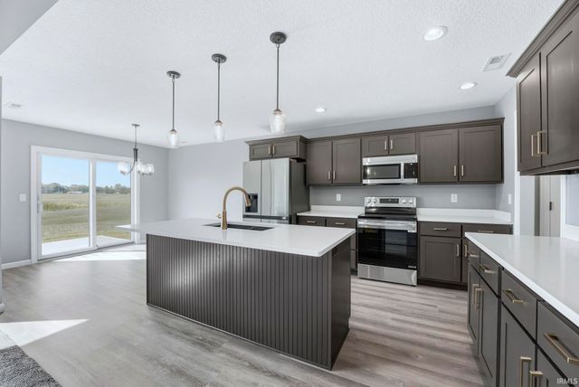 1483 Marsh Deer Run, Huntertown, IN 46748