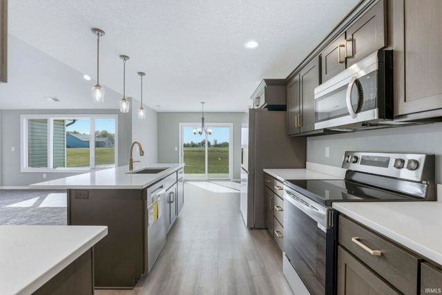 1483 Marsh Deer Run, Huntertown, IN 46748