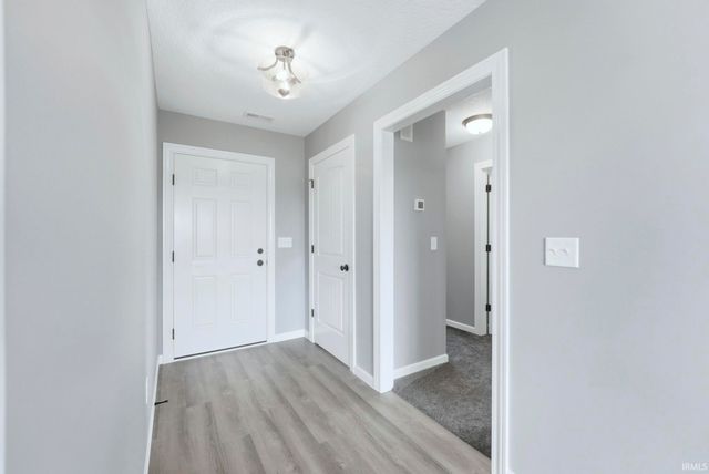 1483 Marsh Deer Run, Huntertown, IN 46748