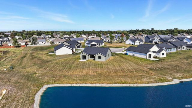 1483 Marsh Deer Run, Huntertown, IN 46748