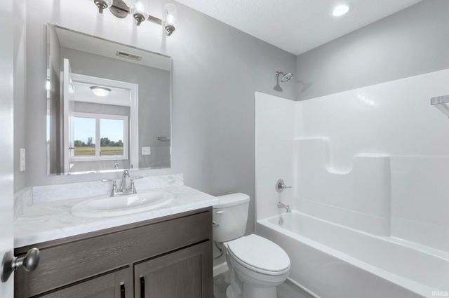 1483 Marsh Deer Run, Huntertown, IN 46748