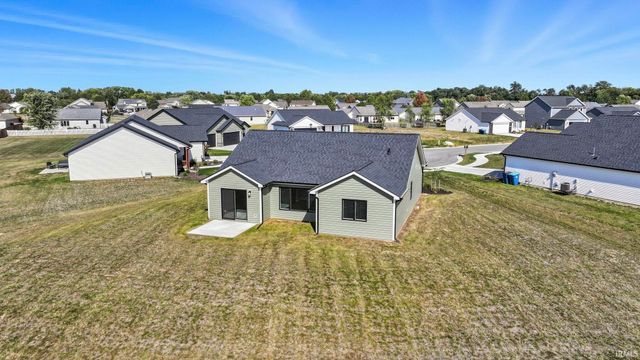 1483 Marsh Deer Run, Huntertown, IN 46748