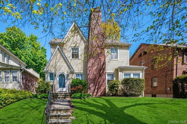54 Ogden Avenue, White Plains, NY 10605