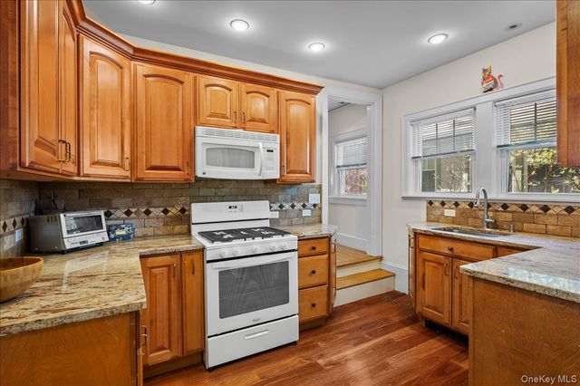 54 Ogden Avenue, White Plains, NY 10605