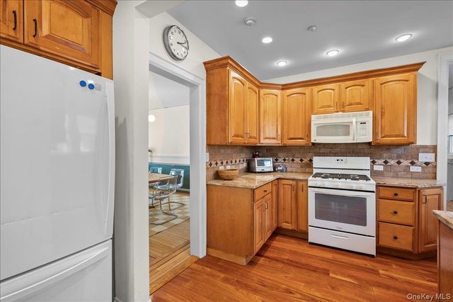 54 Ogden Avenue, White Plains, NY 10605