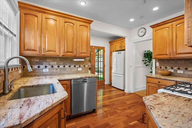 54 Ogden Avenue, White Plains, NY 10605
