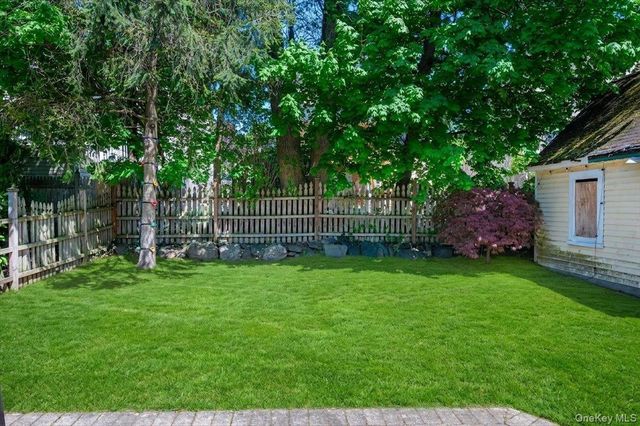54 Ogden Avenue, White Plains, NY 10605