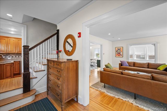 54 Ogden Avenue, White Plains, NY 10605