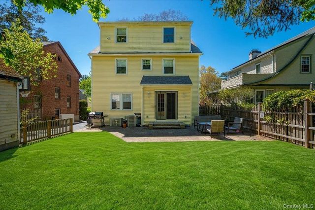54 Ogden Avenue, White Plains, NY 10605