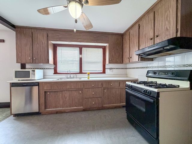 48 Fountain St 48, Medford, MA 02155