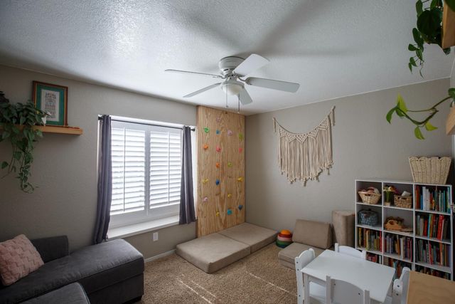 116 N Joshua Avenue, Clovis, CA 93611