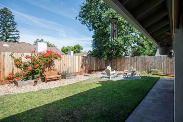 116 N Joshua Avenue, Clovis, CA 93611