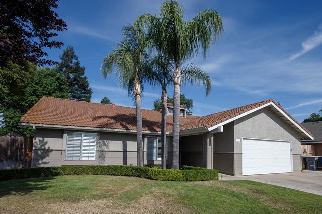 116 N Joshua Avenue, Clovis, CA 93611