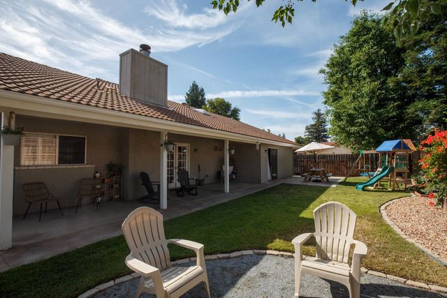 116 N Joshua Avenue, Clovis, CA 93611