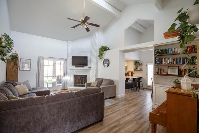 116 N Joshua Avenue, Clovis, CA 93611