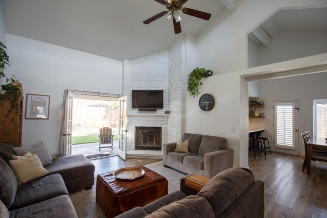 116 N Joshua Avenue, Clovis, CA 93611