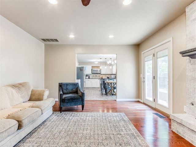 1204 Woodbine Terrace, Moore, OK 73160