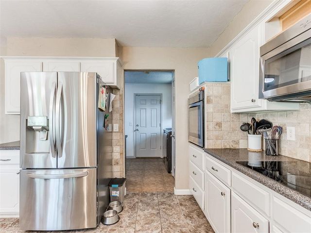 1204 Woodbine Terrace, Moore, OK 73160