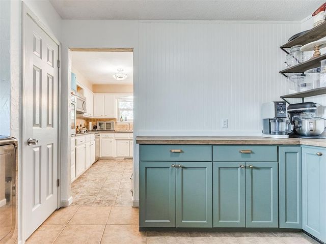 1204 Woodbine Terrace, Moore, OK 73160