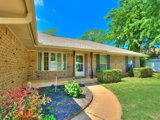 1204 Woodbine Terrace, Moore, OK 73160