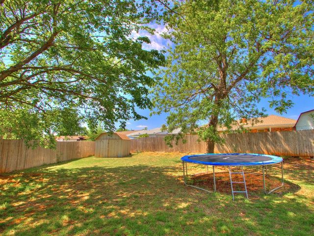 1204 Woodbine Terrace, Moore, OK 73160