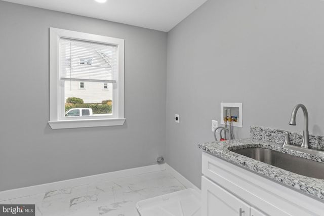 5728 CLOVER RD, Baltimore, MD 21215