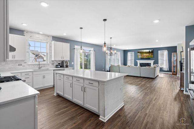 3617 Emerald Road, Elgin, IL 60124