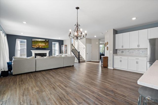 3617 Emerald Road, Elgin, IL 60124