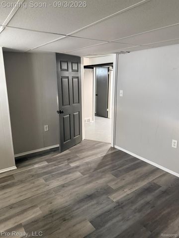1115 Mill Street, Lincoln Park, MI 48146