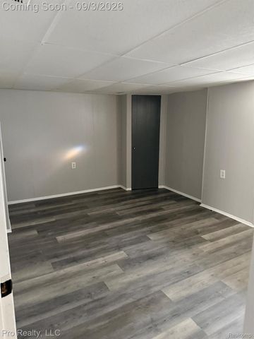 1115 Mill Street, Lincoln Park, MI 48146