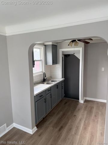 1115 Mill Street, Lincoln Park, MI 48146