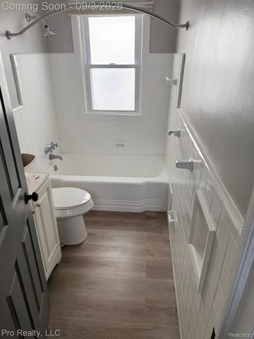 1115 Mill Street, Lincoln Park, MI 48146